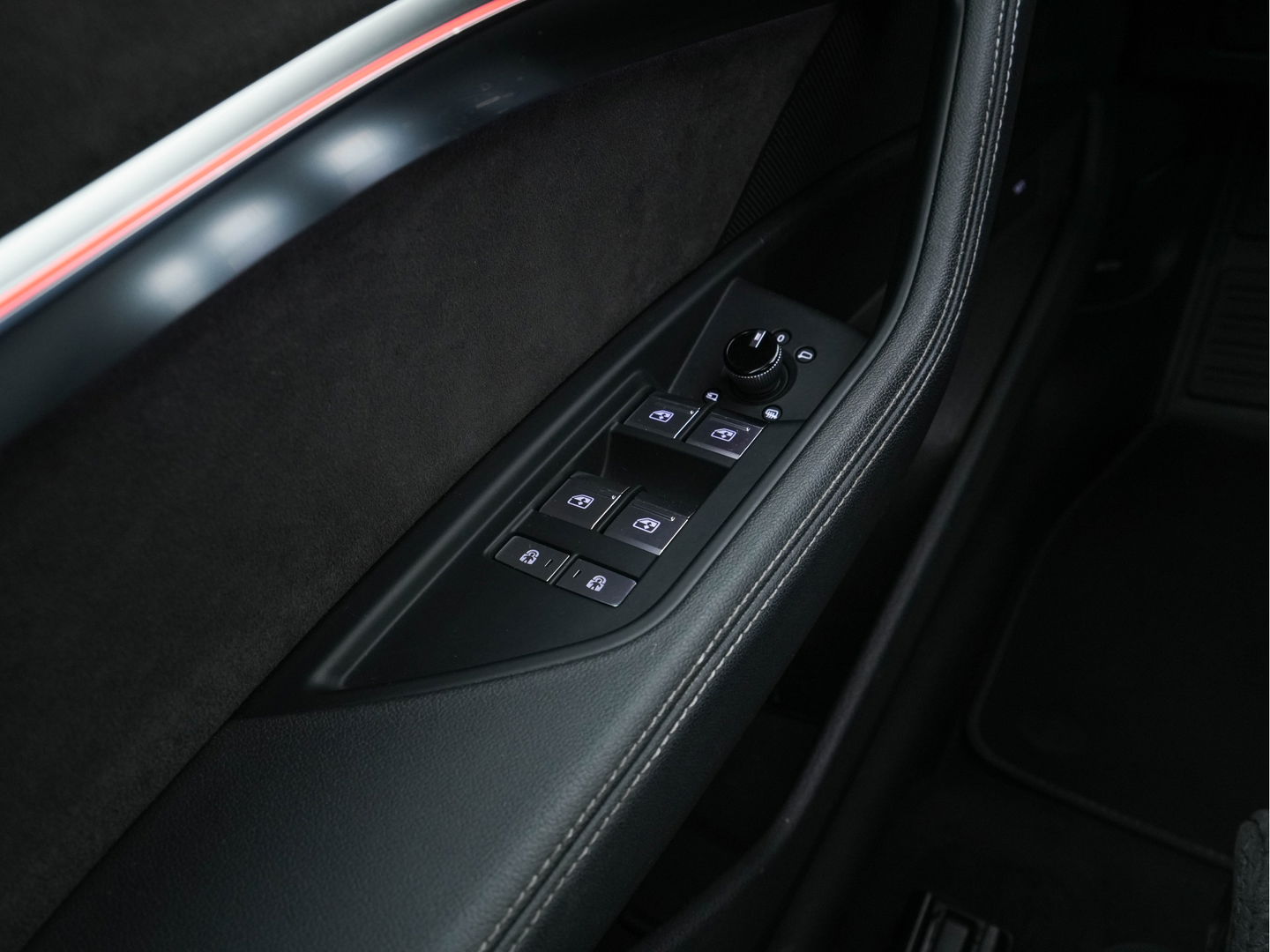 Audi e-tron Sportback 50 Quattro S-line Edition 71 kWh [ 3-Fase ] { SOH-100%} (INCL-BTW) *PANO | LEATHER-FABRIC | FULL-LED | ADAPTIVE-CRUISE | MEMORY-PACK | AIR-SUSPENSION | DIGI-COCKPIT | HEATED-SPORTSEATS | NAVI-FULLMAP | ECC | PDC | CRUISE | 20''ALU*