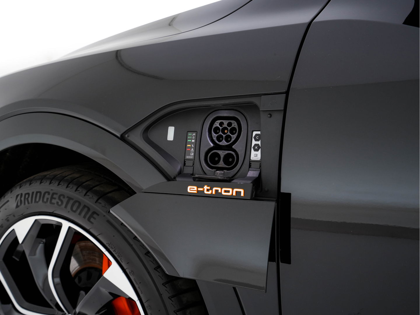 Audi e-tron Sportback 50 Quattro S-line Edition 71 kWh [ 3-Fase ] { SOH-100%} (INCL-BTW) *PANO | LEATHER-FABRIC | FULL-LED | ADAPTIVE-CRUISE | MEMORY-PACK | AIR-SUSPENSION | DIGI-COCKPIT | HEATED-SPORTSEATS | NAVI-FULLMAP | ECC | PDC | CRUISE | 20''ALU*