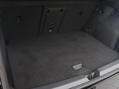 Volkswagen Golf 1.5 TSI | Carplay | Navigatie | Sfeerverlichting | Memory | Sportstoelen | Stoelverwarming | LED | Lane assist | Adaptive cruise | Climate control