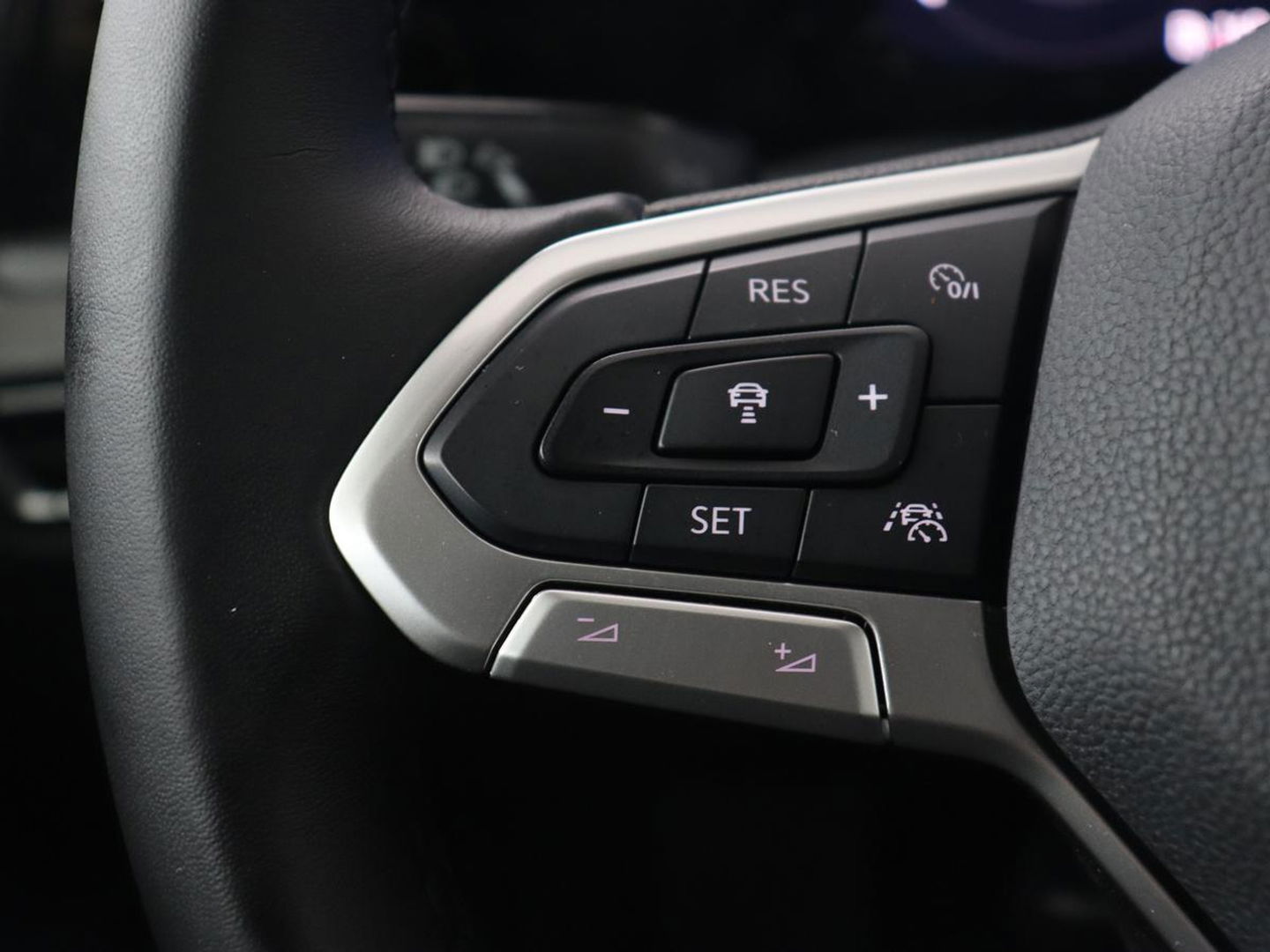 Volkswagen Golf 1.5 TSI | Carplay | Navigatie | Sfeerverlichting | Memory | Sportstoelen | Stoelverwarming | LED | Lane assist | Adaptive cruise | Climate control