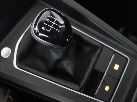 Volkswagen Golf 1.5 TSI | Carplay | Navigatie | Sfeerverlichting | Memory | Sportstoelen | Stoelverwarming | LED | Lane assist | Adaptive cruise | Climate control