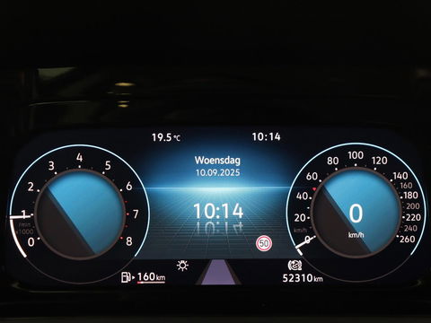 Volkswagen Golf 1.5 TSI | Carplay | Navigatie | Sfeerverlichting | Memory | Sportstoelen | Stoelverwarming | LED | Lane assist | Adaptive cruise | Climate control