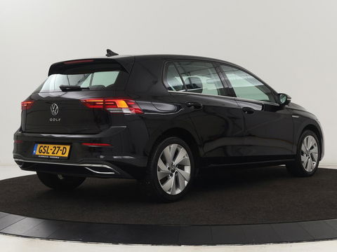 Volkswagen Golf 1.5 TSI | Carplay | Navigatie | Sfeerverlichting | Memory | Sportstoelen | Stoelverwarming | LED | Lane assist | Adaptive cruise | Climate control