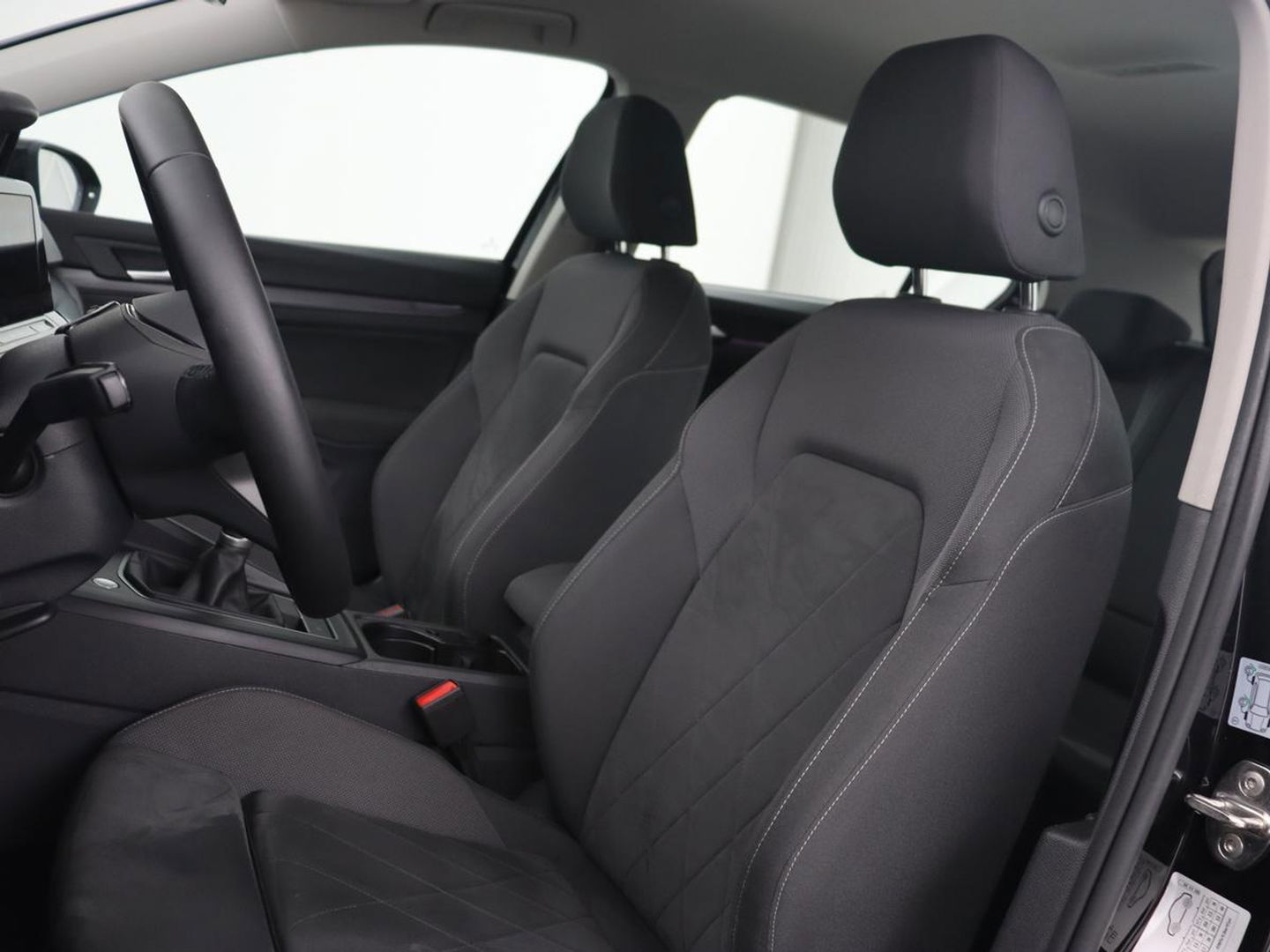 Volkswagen Golf 1.5 TSI | Carplay | Navigatie | Sfeerverlichting | Memory | Sportstoelen | Stoelverwarming | LED | Lane assist | Adaptive cruise | Climate control