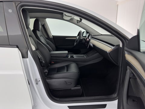 Tesla Model Y RWD 58 kWh [ 3-Fase ] {SOH-93%} (INCL-BTW) Aut. *PANO | AUTO-PILOT | LUXURY-LEATHER | TOP-VIEW | NAVI-FULLMAP | MATRIX-LED | DIGI-COCKPIT | KEYLESS | CAMERA | DAB+ | HEATED-COMFORTSEATS | PRIVACY-GLASS*