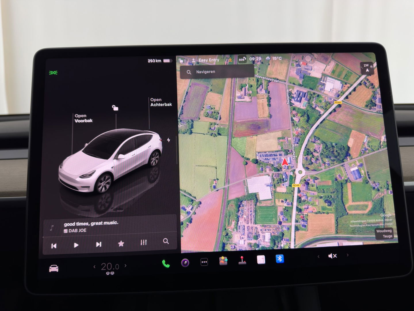 Tesla Model Y RWD 58 kWh [ 3-Fase ] {SOH-93%} (INCL-BTW) Aut. *PANO | AUTO-PILOT | LUXURY-LEATHER | TOP-VIEW | NAVI-FULLMAP | MATRIX-LED | DIGI-COCKPIT | KEYLESS | CAMERA | DAB+ | HEATED-COMFORTSEATS | PRIVACY-GLASS*