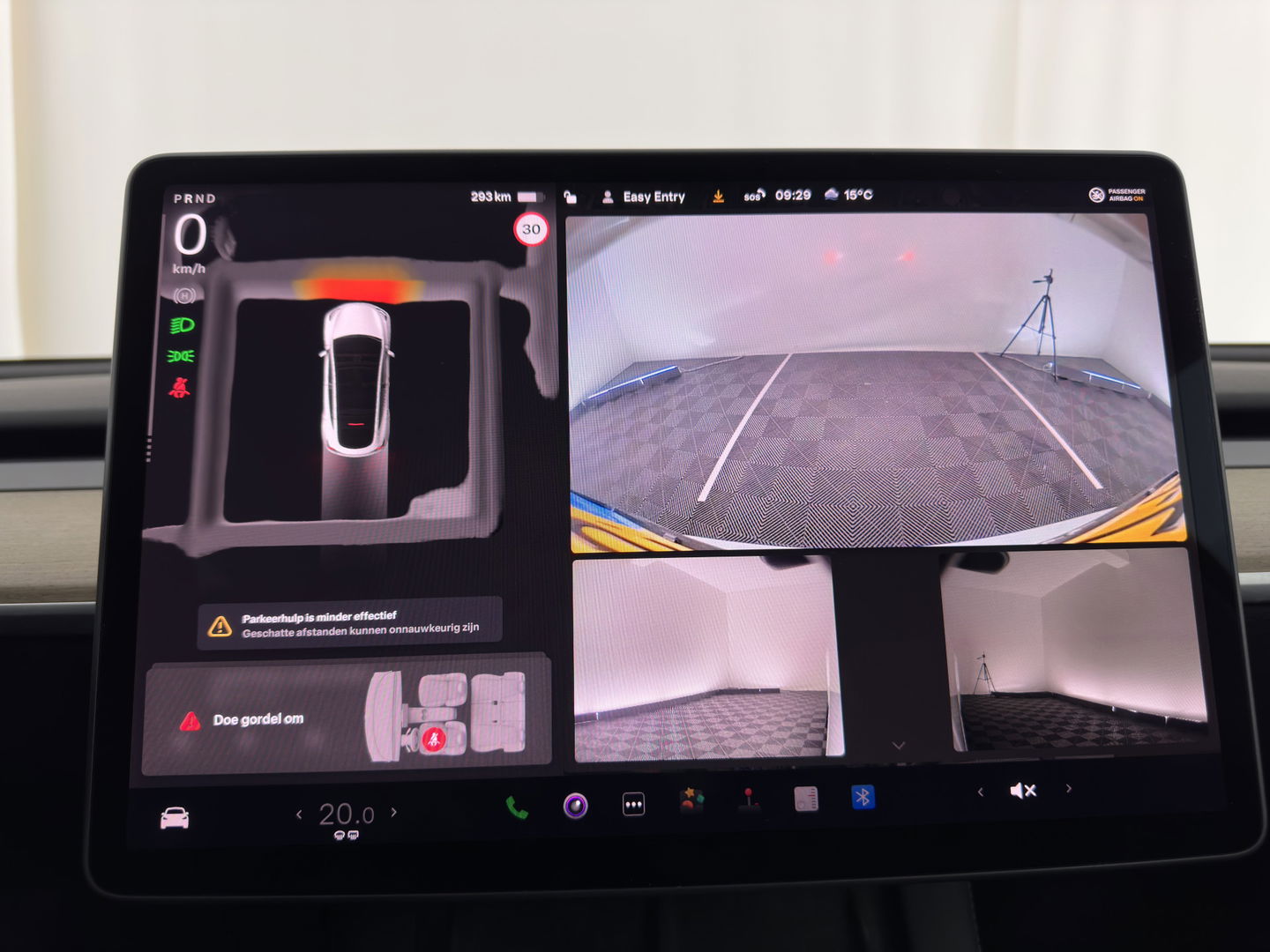 Tesla Model Y RWD 58 kWh [ 3-Fase ] {SOH-93%} (INCL-BTW) Aut. *PANO | AUTO-PILOT | LUXURY-LEATHER | TOP-VIEW | NAVI-FULLMAP | MATRIX-LED | DIGI-COCKPIT | KEYLESS | CAMERA | DAB+ | HEATED-COMFORTSEATS | PRIVACY-GLASS*