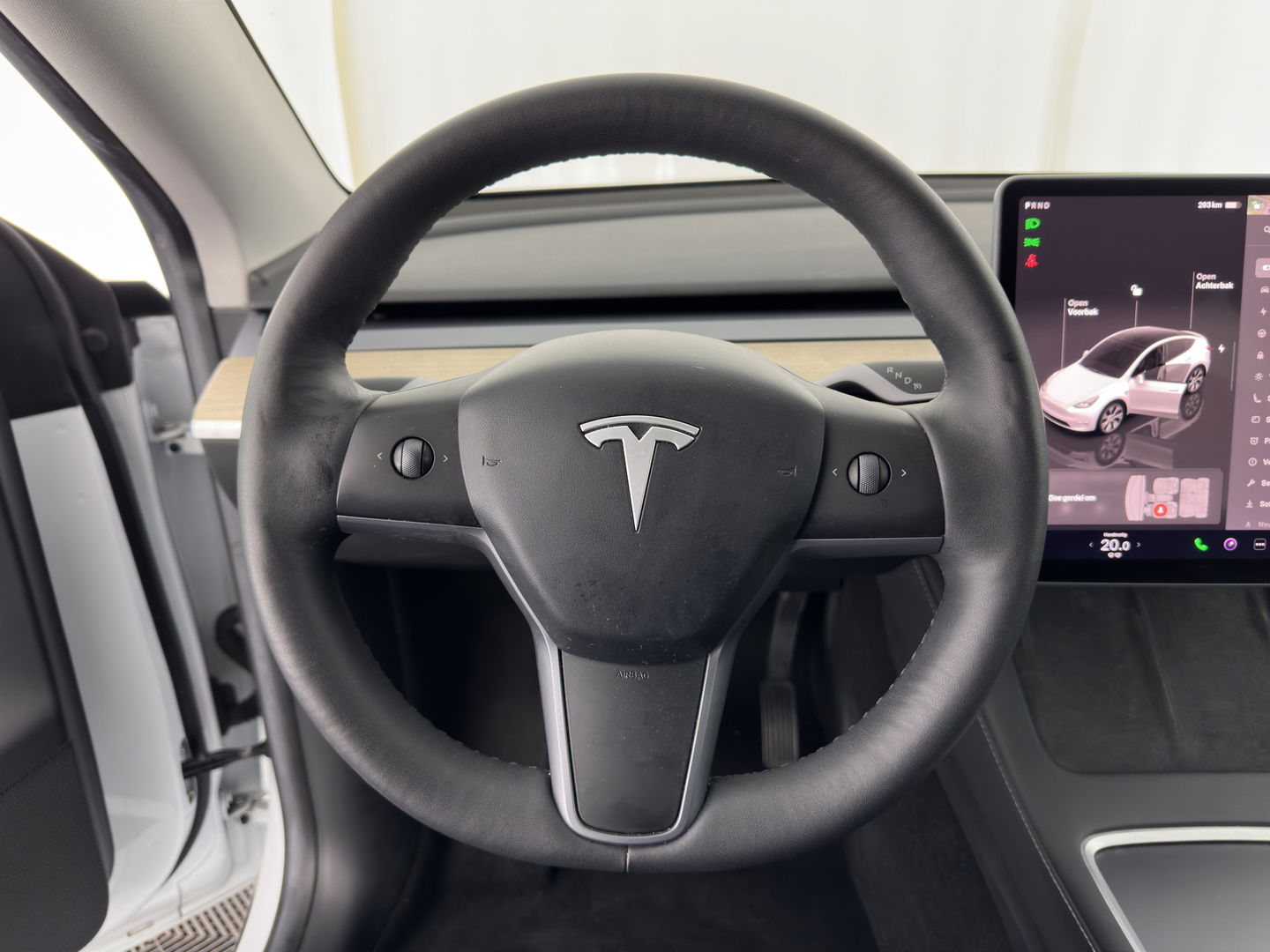 Tesla Model Y RWD 58 kWh [ 3-Fase ] {SOH-93%} (INCL-BTW) Aut. *PANO | AUTO-PILOT | LUXURY-LEATHER | TOP-VIEW | NAVI-FULLMAP | MATRIX-LED | DIGI-COCKPIT | KEYLESS | CAMERA | DAB+ | HEATED-COMFORTSEATS | PRIVACY-GLASS*