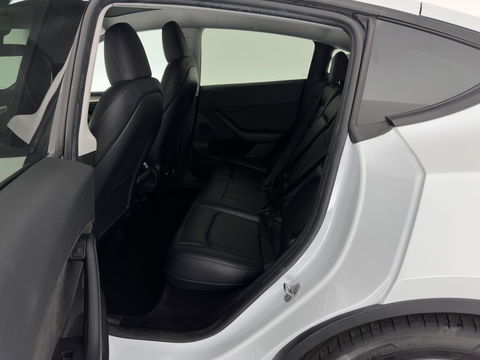 Tesla Model Y RWD 58 kWh [ 3-Fase ] {SOH-93%} (INCL-BTW) Aut. *PANO | AUTO-PILOT | LUXURY-LEATHER | TOP-VIEW | NAVI-FULLMAP | MATRIX-LED | DIGI-COCKPIT | KEYLESS | CAMERA | DAB+ | HEATED-COMFORTSEATS | PRIVACY-GLASS*