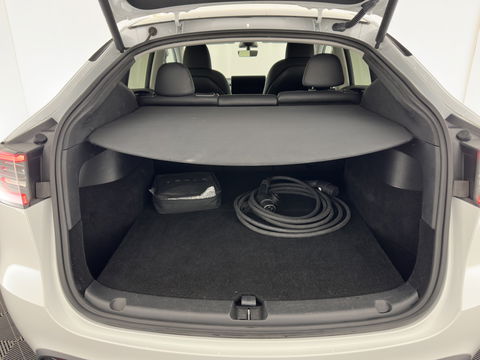 Tesla Model Y RWD 58 kWh [ 3-Fase ] {SOH-93%} (INCL-BTW) Aut. *PANO | AUTO-PILOT | LUXURY-LEATHER | TOP-VIEW | NAVI-FULLMAP | MATRIX-LED | DIGI-COCKPIT | KEYLESS | CAMERA | DAB+ | HEATED-COMFORTSEATS | PRIVACY-GLASS*