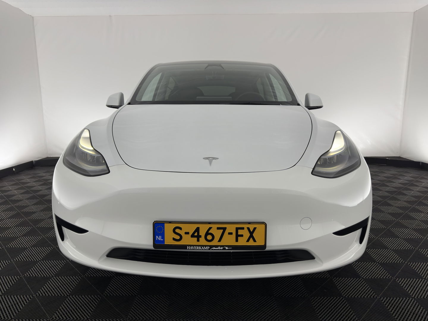 Tesla Model Y RWD 58 kWh [ 3-Fase ] {SOH-93%} (INCL-BTW) Aut. *PANO | AUTO-PILOT | LUXURY-LEATHER | TOP-VIEW | NAVI-FULLMAP | MATRIX-LED | DIGI-COCKPIT | KEYLESS | CAMERA | DAB+ | HEATED-COMFORTSEATS | PRIVACY-GLASS*