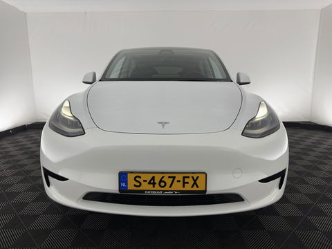Tesla Model Y RWD 58 kWh [ 3-Fase ] {SOH-93%} (INCL-BTW) Aut. *PANO | AUTO-PILOT | LUXURY-LEATHER | TOP-VIEW | NAVI-FULLMAP | MATRIX-LED | DIGI-COCKPIT | KEYLESS | CAMERA | DAB+ | HEATED-COMFORTSEATS | PRIVACY-GLASS*