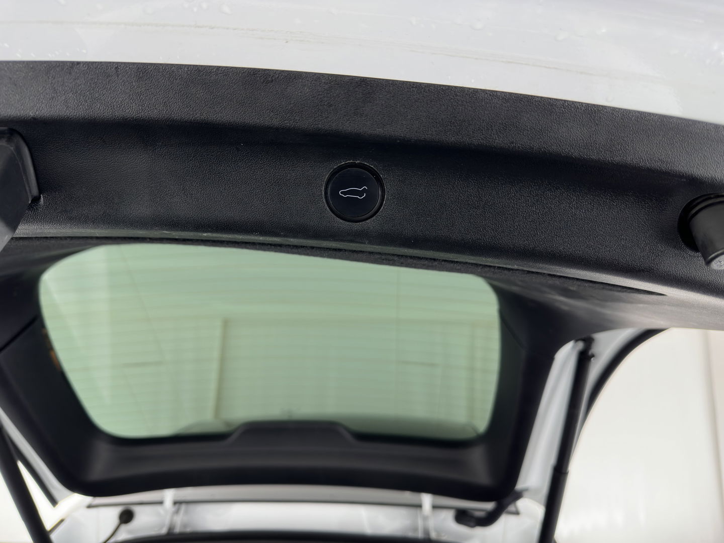 Tesla Model Y RWD 58 kWh [ 3-Fase ] {SOH-93%} (INCL-BTW) Aut. *PANO | AUTO-PILOT | LUXURY-LEATHER | TOP-VIEW | NAVI-FULLMAP | MATRIX-LED | DIGI-COCKPIT | KEYLESS | CAMERA | DAB+ | HEATED-COMFORTSEATS | PRIVACY-GLASS*