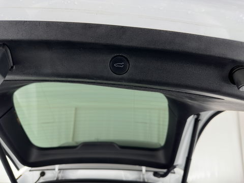 Tesla Model Y RWD 58 kWh [ 3-Fase ] {SOH-93%} (INCL-BTW) Aut. *PANO | AUTO-PILOT | LUXURY-LEATHER | TOP-VIEW | NAVI-FULLMAP | MATRIX-LED | DIGI-COCKPIT | KEYLESS | CAMERA | DAB+ | HEATED-COMFORTSEATS | PRIVACY-GLASS*