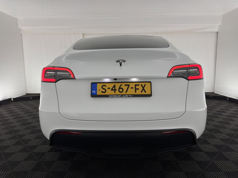 Tesla Model Y RWD 58 kWh [ 3-Fase ] {SOH-93%} (INCL-BTW) Aut. *PANO | AUTO-PILOT | LUXURY-LEATHER | TOP-VIEW | NAVI-FULLMAP | MATRIX-LED | DIGI-COCKPIT | KEYLESS | CAMERA | DAB+ | HEATED-COMFORTSEATS | PRIVACY-GLASS*