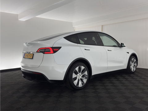 Tesla Model Y RWD 58 kWh [ 3-Fase ] {SOH-93%} (INCL-BTW) Aut. *PANO | AUTO-PILOT | LUXURY-LEATHER | TOP-VIEW | NAVI-FULLMAP | MATRIX-LED | DIGI-COCKPIT | KEYLESS | CAMERA | DAB+ | HEATED-COMFORTSEATS | PRIVACY-GLASS*