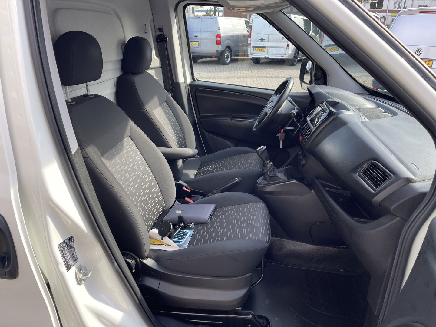 Opel Combo 1.3 CDTi 95pk L1H1 Sport / rijklaar € 8.950 ex btw / lease vanaf € 203 / airco / cruise / stoelverwarming / lichtmetalen velgen / pdc achter / euro 6 !
