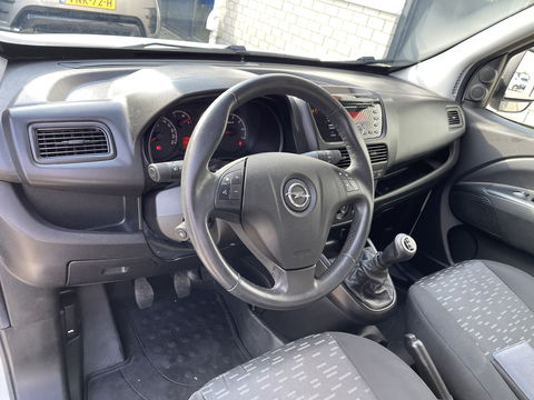 Opel Combo 1.3 CDTi 95pk L1H1 Sport / rijklaar € 8.950 ex btw / lease vanaf € 203 / airco / cruise / stoelverwarming / lichtmetalen velgen / pdc achter / euro 6 !