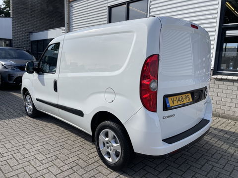 Opel Combo 1.3 CDTi 95pk L1H1 Sport / rijklaar € 8.950 ex btw / lease vanaf € 203 / airco / cruise / stoelverwarming / lichtmetalen velgen / pdc achter / euro 6 !