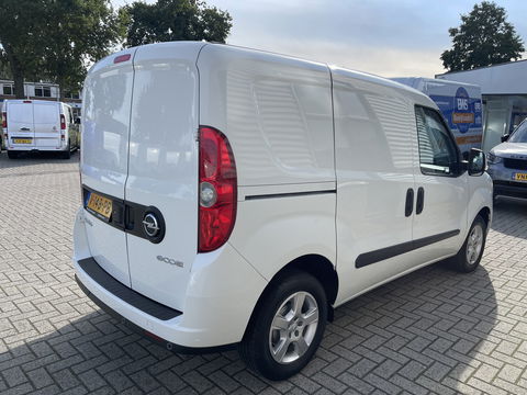Opel Combo 1.3 CDTi 95pk L1H1 Sport / rijklaar € 8.950 ex btw / lease vanaf € 203 / airco / cruise / stoelverwarming / lichtmetalen velgen / pdc achter / euro 6 !