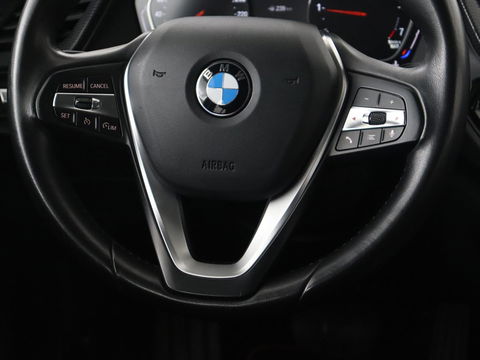 BMW 1-serie 118i High Executive | Sport line | Automaat | Carplay | Navigatie | DAB | Sfeerverlichting | Stoelverwarming | Climate controle | Cruise control | Half Leder
