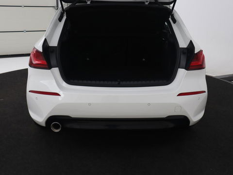 BMW 1-serie 118i High Executive | Sport line | Automaat | Carplay | Navigatie | DAB | Sfeerverlichting | Stoelverwarming | Climate controle | Cruise control | Half Leder