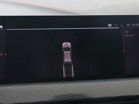BMW 1-serie 118i High Executive | Sport line | Automaat | Carplay | Navigatie | DAB | Sfeerverlichting | Stoelverwarming | Climate controle | Cruise control | Half Leder