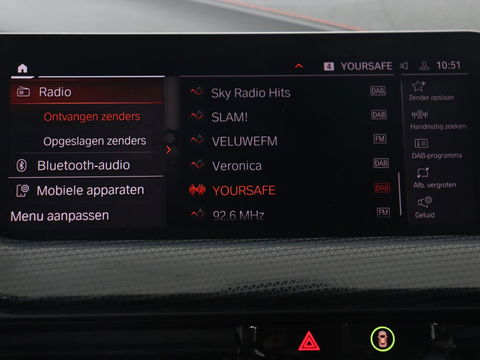 BMW 1-serie 118i High Executive | Sport line | Automaat | Carplay | Navigatie | DAB | Sfeerverlichting | Stoelverwarming | Climate controle | Cruise control | Half Leder