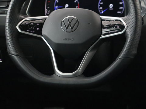 Volkswagen Tiguan 1.5 TSI R-Line Business+ | Automaat | Trekhaak | Carplay | Stoelverwarming | Stuurverwarming | Adaptive Cruise | LED | Sfeerverlichting | Climate controle | LMV 20 inch