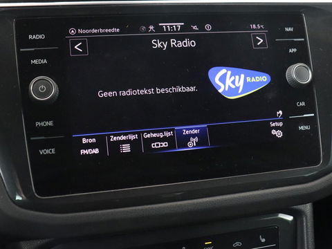 Volkswagen Tiguan 1.5 TSI R-Line Business+ | Automaat | Trekhaak | Carplay | Stoelverwarming | Stuurverwarming | Adaptive Cruise | LED | Sfeerverlichting | Climate controle | LMV 20 inch