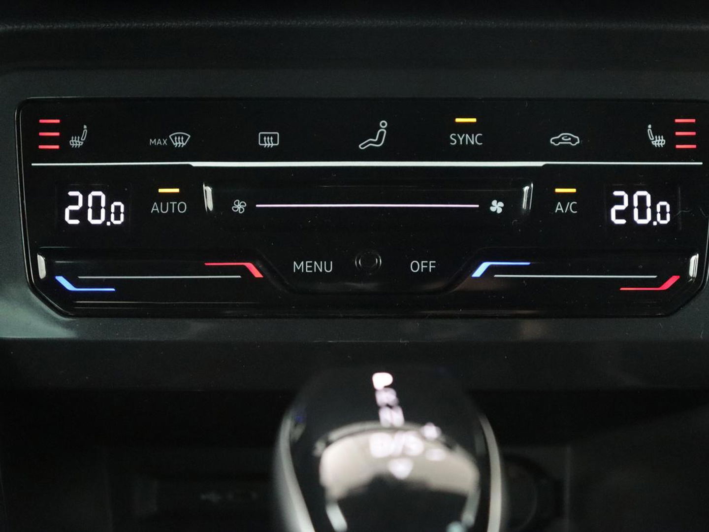 Volkswagen Tiguan 1.5 TSI R-Line Business+ | Automaat | Trekhaak | Carplay | Stoelverwarming | Stuurverwarming | Adaptive Cruise | LED | Sfeerverlichting | Climate controle | LMV 20 inch