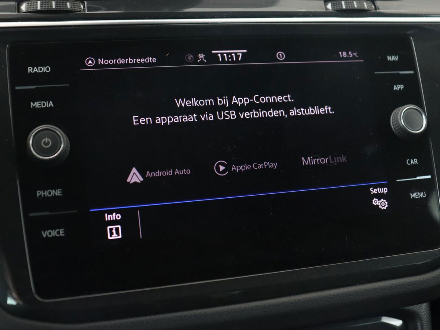 Volkswagen Tiguan 1.5 TSI R-Line Business+ | Automaat | Trekhaak | Carplay | Stoelverwarming | Stuurverwarming | Adaptive Cruise | LED | Sfeerverlichting | Climate controle | LMV 20 inch