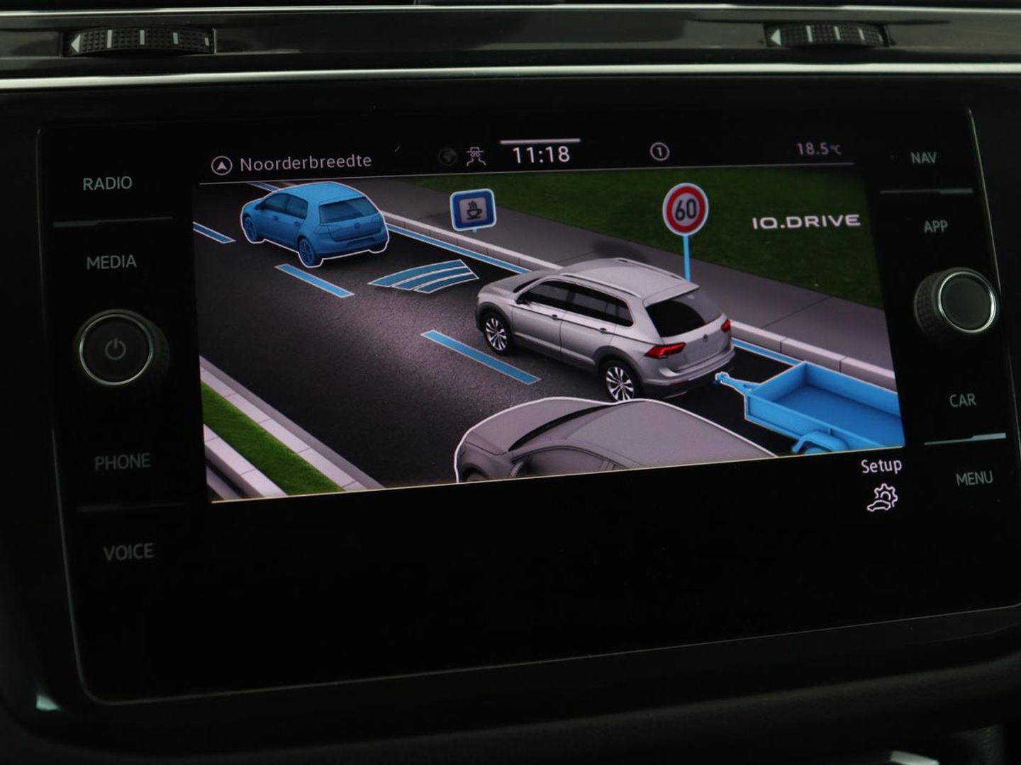 Volkswagen Tiguan 1.5 TSI R-Line Business+ | Automaat | Trekhaak | Carplay | Stoelverwarming | Stuurverwarming | Adaptive Cruise | LED | Sfeerverlichting | Climate controle | LMV 20 inch