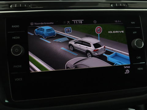 Volkswagen Tiguan 1.5 TSI R-Line Business+ | Automaat | Trekhaak | Carplay | Stoelverwarming | Stuurverwarming | Adaptive Cruise | LED | Sfeerverlichting | Climate controle | LMV 20 inch
