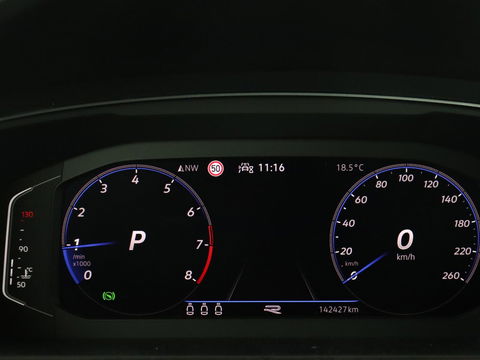 Volkswagen Tiguan 1.5 TSI R-Line Business+ | Automaat | Trekhaak | Carplay | Stoelverwarming | Stuurverwarming | Adaptive Cruise | LED | Sfeerverlichting | Climate controle | LMV 20 inch