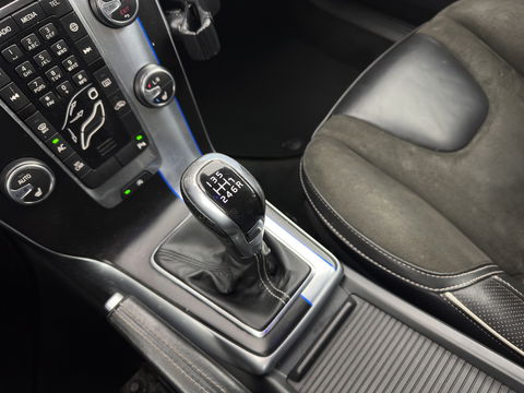 Volvo V40 2.0 D2 R-Design-Sportpack Business *LEATHER-ALCANTARA | XENON | NAVI-FULLMAP | HEATED-SPORTSEATS | ECC | PRIVACY-GLASS | PDC | CRUISE | 18''ALU*