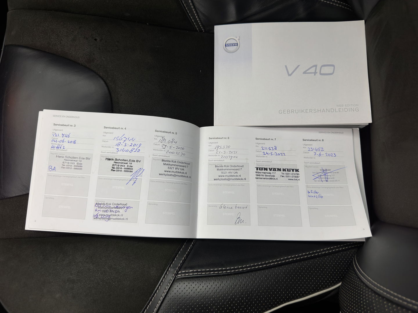 Volvo V40 2.0 D2 R-Design-Sportpack Business *LEATHER-ALCANTARA | XENON | NAVI-FULLMAP | HEATED-SPORTSEATS | ECC | PRIVACY-GLASS | PDC | CRUISE | 18''ALU*