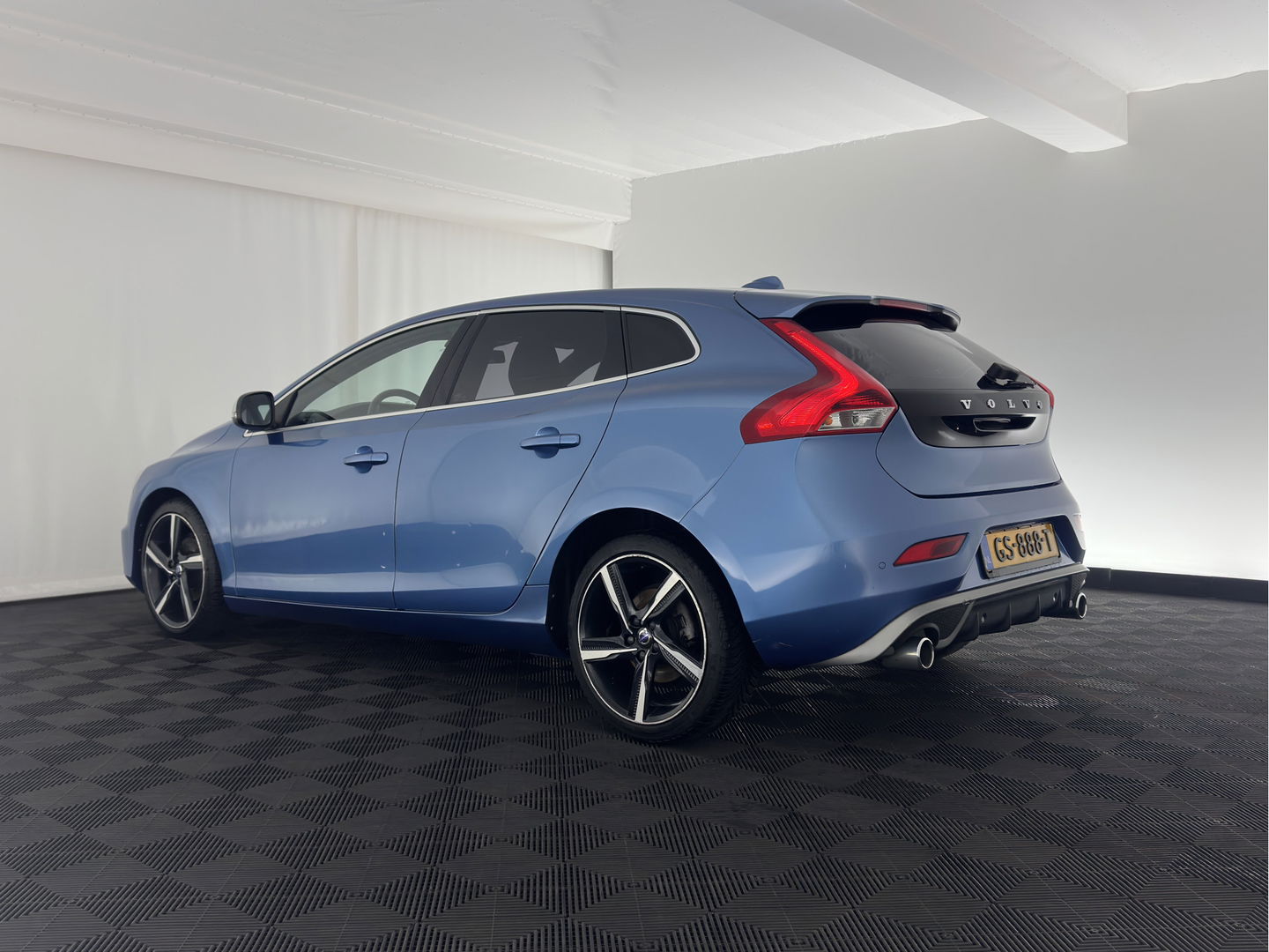 Volvo V40 2.0 D2 R-Design-Sportpack Business *LEATHER-ALCANTARA | XENON | NAVI-FULLMAP | HEATED-SPORTSEATS | ECC | PRIVACY-GLASS | PDC | CRUISE | 18''ALU*