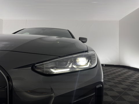 BMW i4 eDrive40 84 kWh M-Sportpack [ 3-Fase ] { SOH-95%} (INCL-BTW) *LEATHER-ALCANTARA | FULL-LED | ADAPTIVE-CRUISE | WIDE-SCREEN-DIGI-COCKPIT | DAB+ | CAMERA | AMBIENT-LIGHT | CARPLAY | SPORT-SEATS | PRIVACY-GLASS | TOWBAR | 18''ALU*
