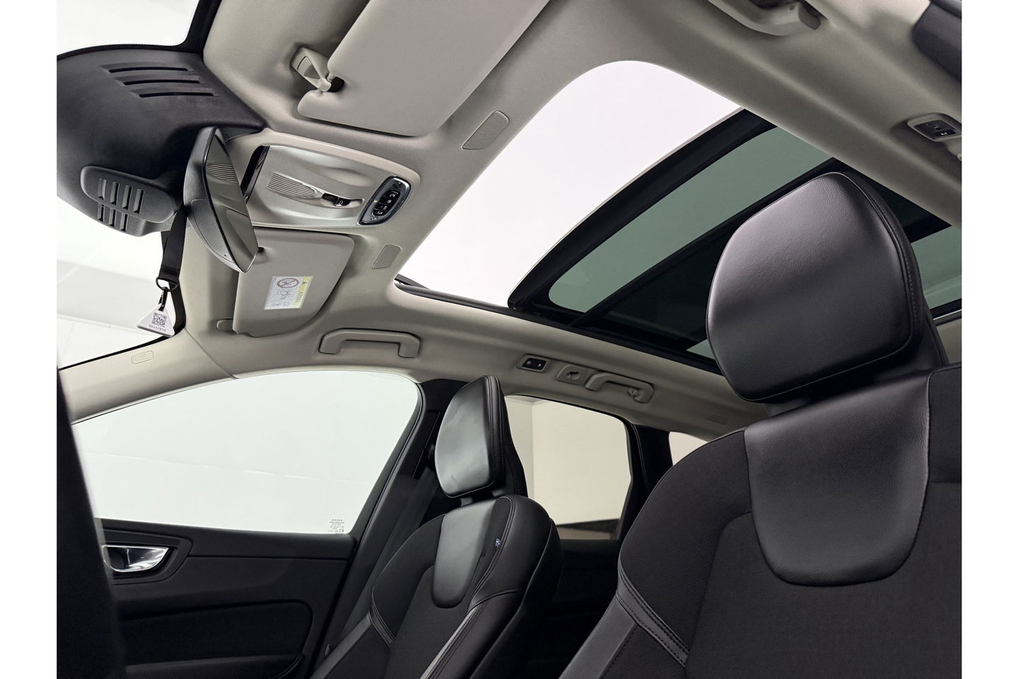 Volvo XC60 2.0 Recharge T6 AWD 290PK Inscription | Panoramadak | Virtual Cockpit | Camera | Carplay | LED | Parkeersens. | 18"LMV