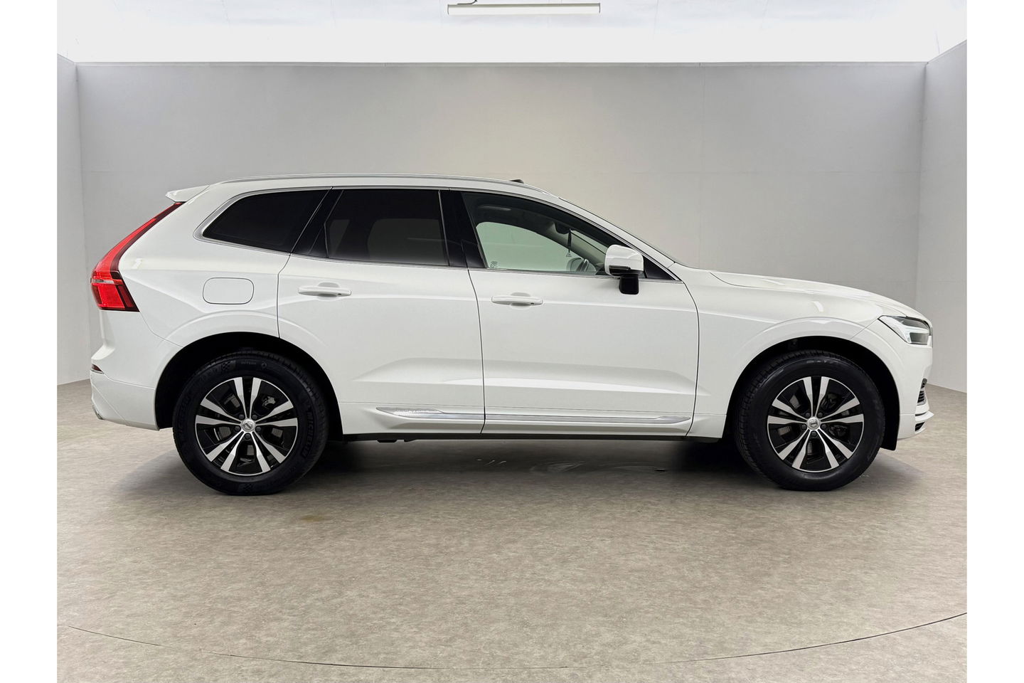 Volvo XC60 2.0 Recharge T6 AWD 290PK Inscription | Panoramadak | Virtual Cockpit | Camera | Carplay | LED | Parkeersens. | 18"LMV