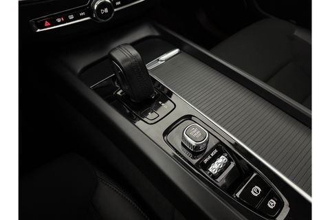 Volvo XC60 2.0 Recharge T6 AWD 290PK Inscription | Panoramadak | Virtual Cockpit | Camera | Carplay | LED | Parkeersens. | 18"LMV