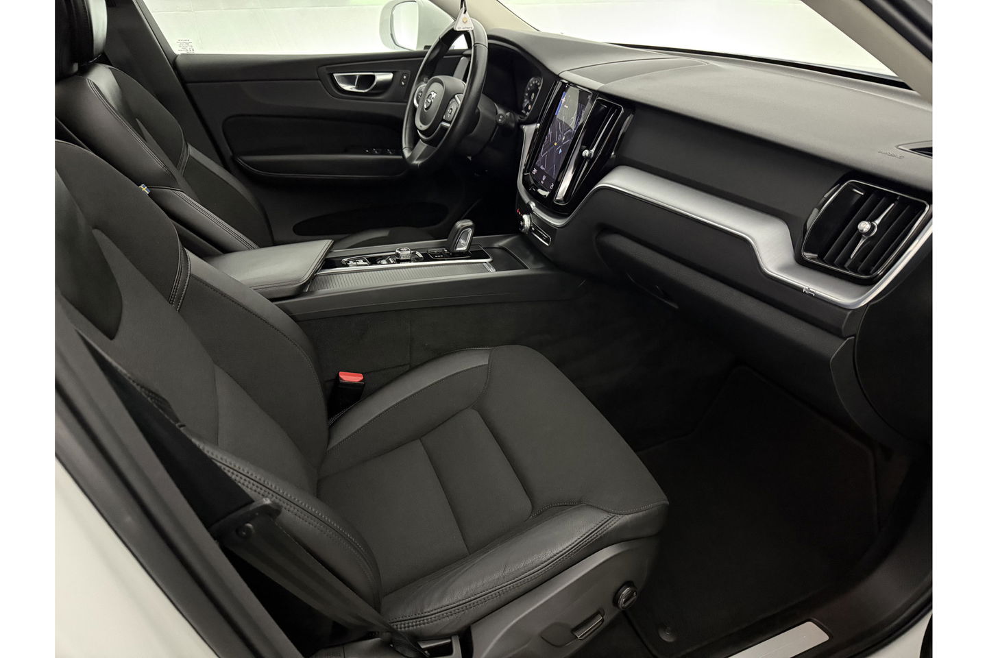 Volvo XC60 2.0 Recharge T6 AWD 290PK Inscription | Panoramadak | Virtual Cockpit | Camera | Carplay | LED | Parkeersens. | 18"LMV