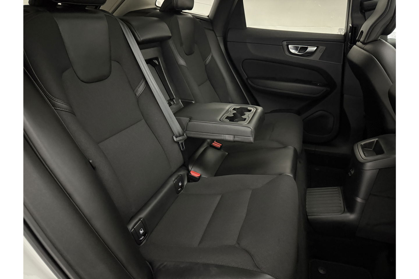 Volvo XC60 2.0 Recharge T6 AWD 290PK Inscription | Panoramadak | Virtual Cockpit | Camera | Carplay | LED | Parkeersens. | 18"LMV