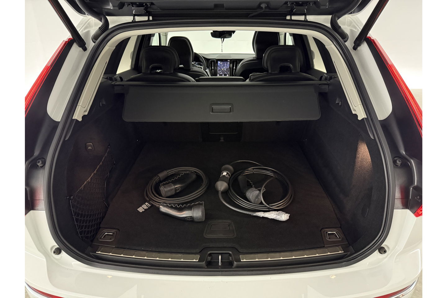 Volvo XC60 2.0 Recharge T6 AWD 290PK Inscription | Panoramadak | Virtual Cockpit | Camera | Carplay | LED | Parkeersens. | 18"LMV