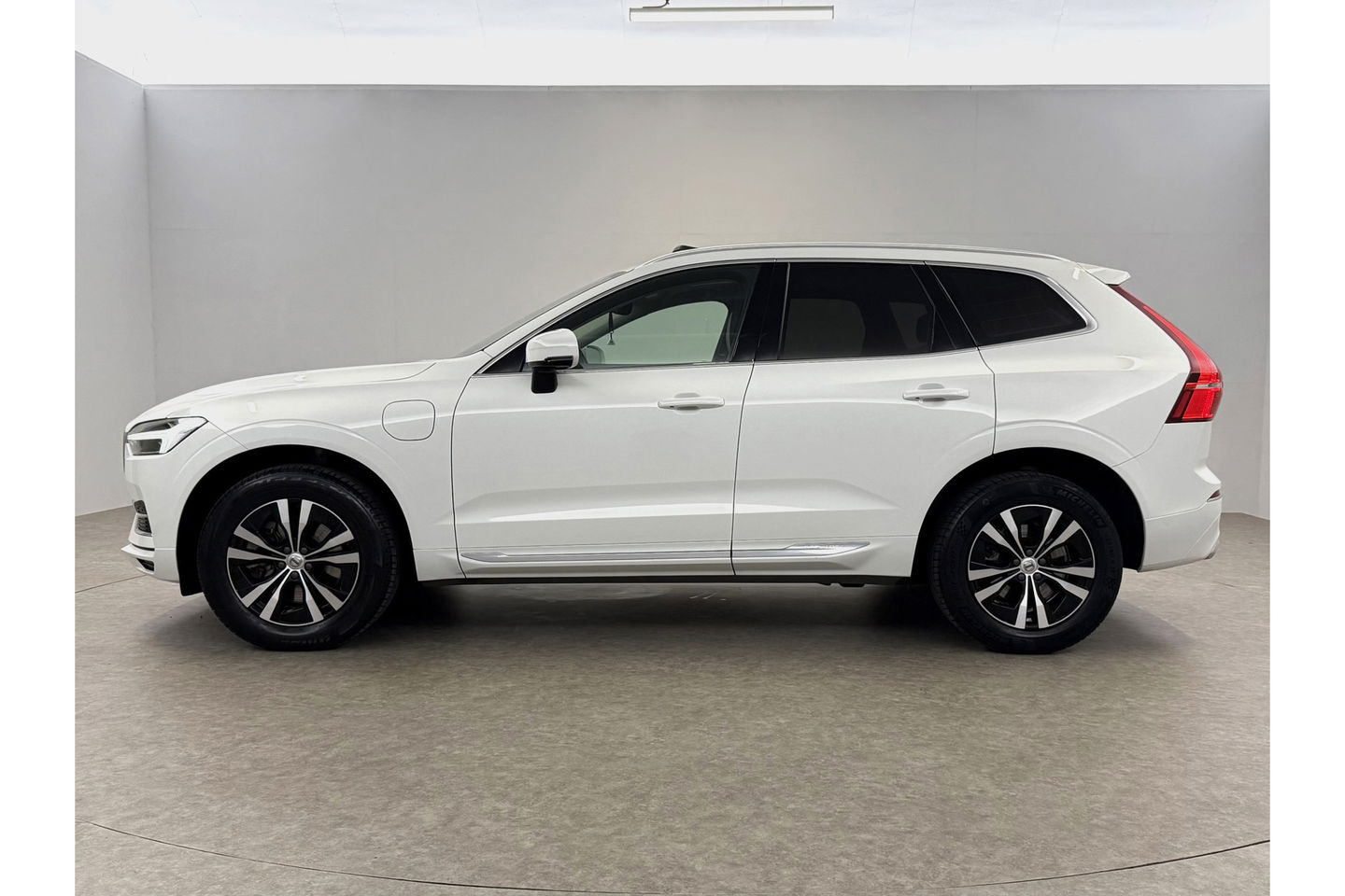 Volvo XC60 2.0 Recharge T6 AWD 290PK Inscription | Panoramadak | Virtual Cockpit | Camera | Carplay | LED | Parkeersens. | 18"LMV