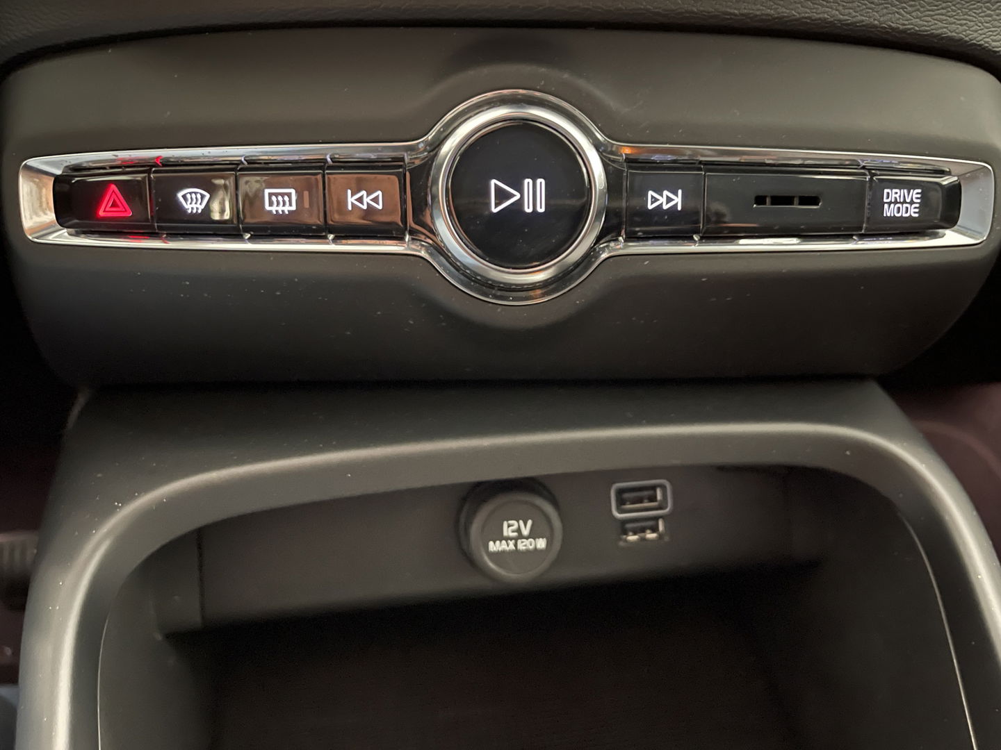 Volvo XC40 T4 Recharge Inscription 213 pk
