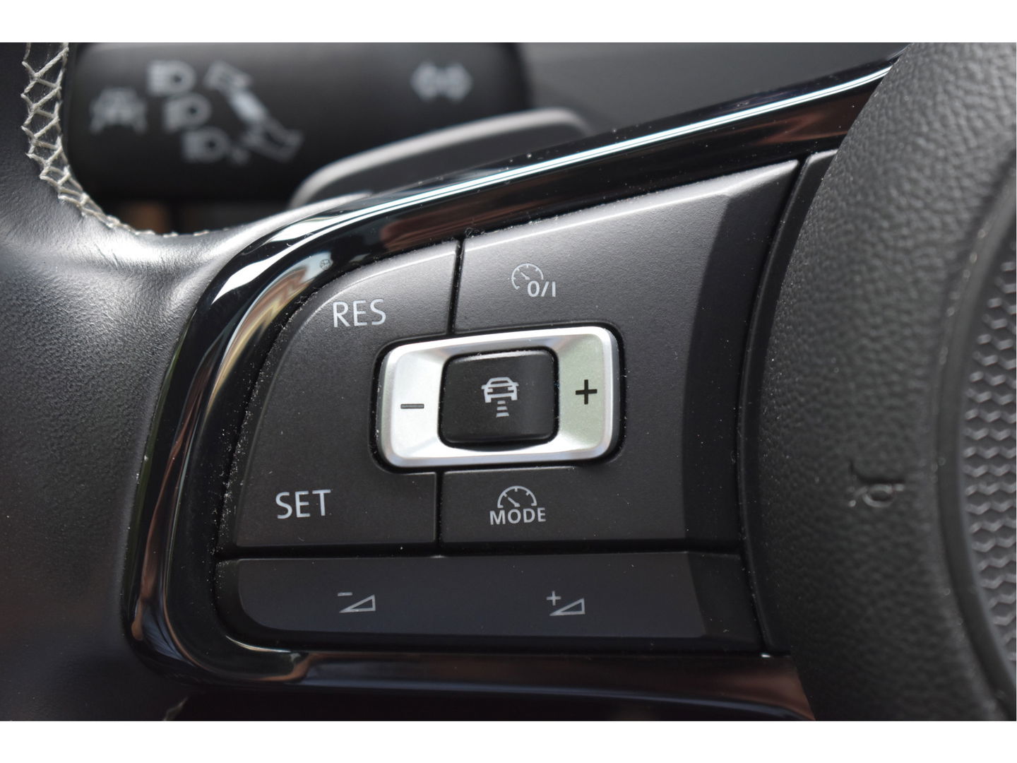 Volkswagen Golf 2.0 TSI 4Motion R Performance Pack | Akrapovic | Pano.dak | Camera | VItrual Cockpit | Keyless | Carplay | Full LED