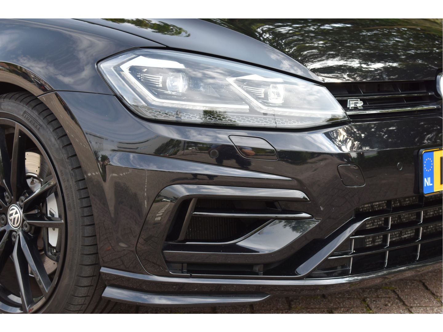 Volkswagen Golf 2.0 TSI 4Motion R Performance Pack | Akrapovic | Pano.dak | Camera | VItrual Cockpit | Keyless | Carplay | Full LED