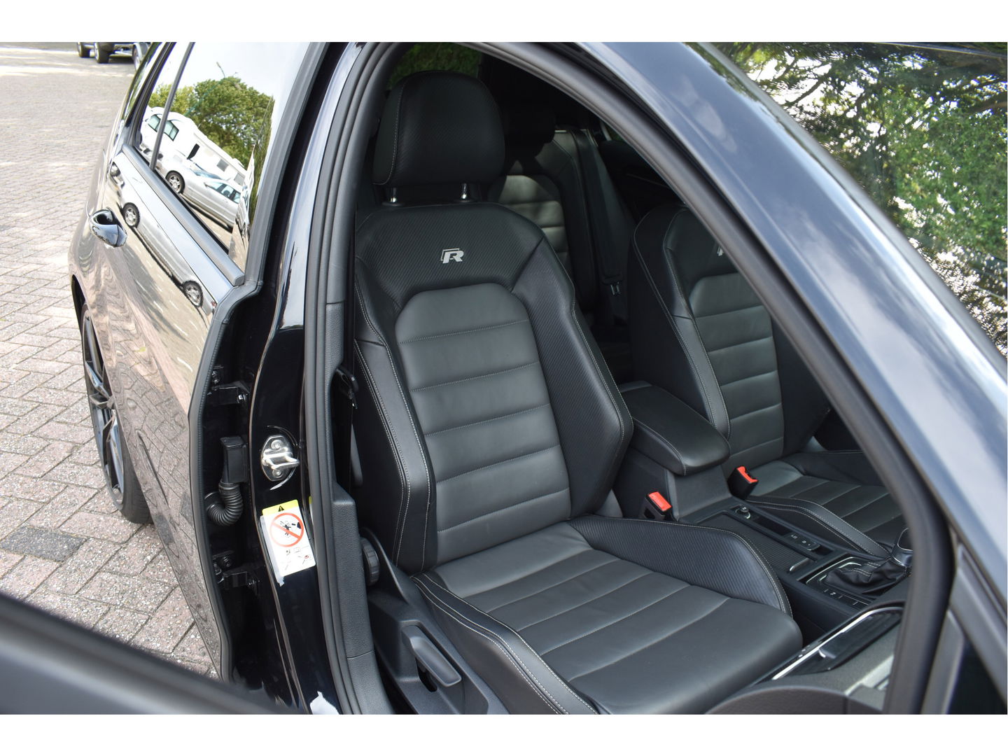 Volkswagen Golf 2.0 TSI 4Motion R Performance Pack | Akrapovic | Pano.dak | Camera | VItrual Cockpit | Keyless | Carplay | Full LED